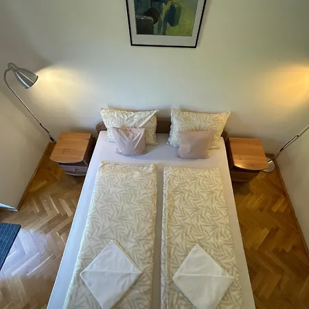 Szilva Haz 3*